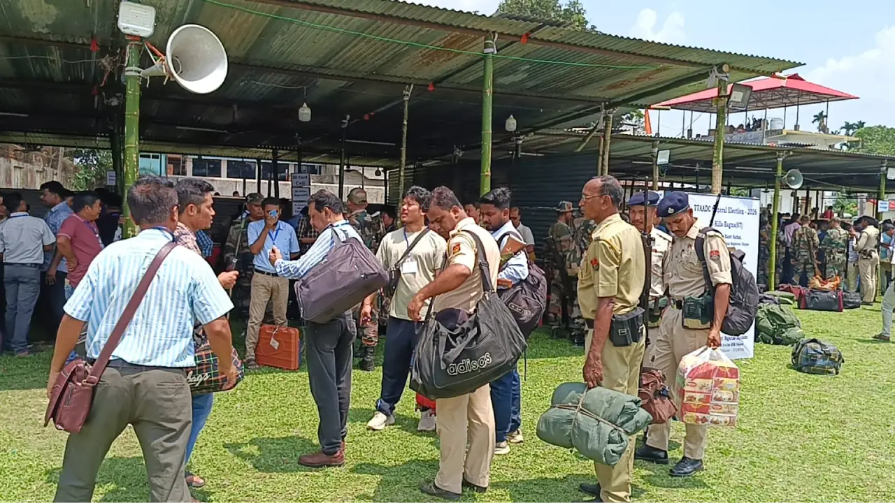 নিশ্ছিদ্র নিরাপত্তায় কি কাল শান্ত থাকবে পাহাড়? ১২ এপ্রিলের হাই-ভোল্টেজ ভোটের আগে থমথমে জনপদ