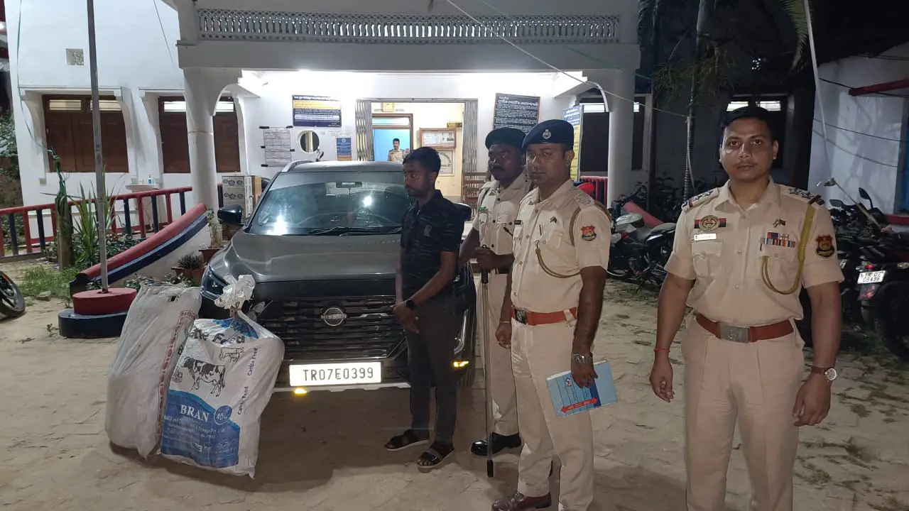 সীমান্তের ওপারে পাচার না কি স্থানীয় ডেরায় সরবরাহ? যাত্রাপুরে ৩২ কেজি মাদকসহ গ্রেপ্তার পাচারকারী