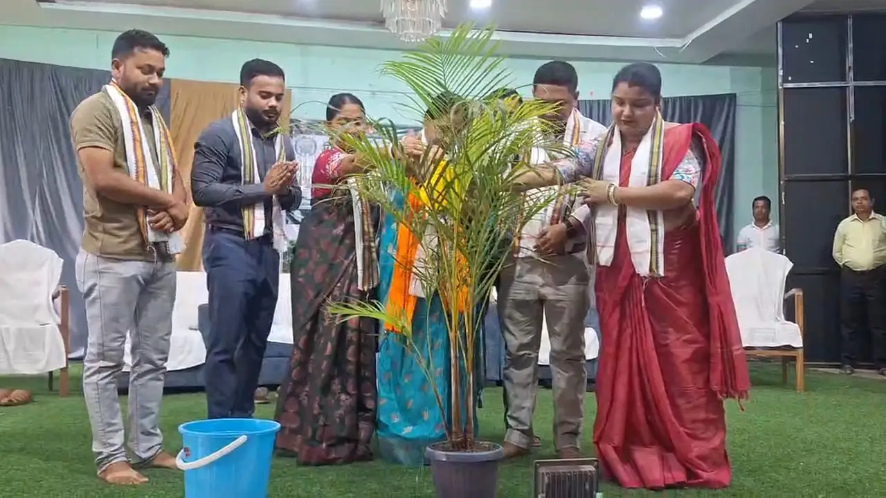 বিশ্ব পরিবেশ দিবসে কদমতলায় বিশেষ গ্রাম সভা, বৃক্ষরোপণ ও স্যানিটারি কিট বিতরণ।