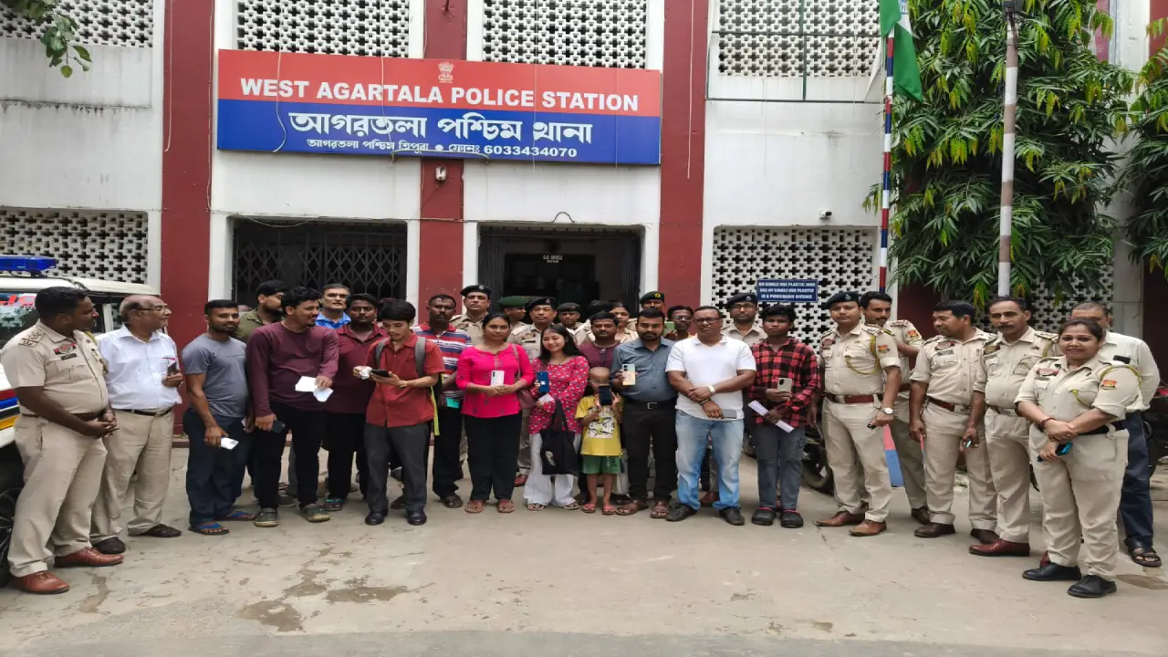উদ্ধার ২৫টি হারানো মোবাইল ও চুরি যাওয়া স্বর্ণালংকার