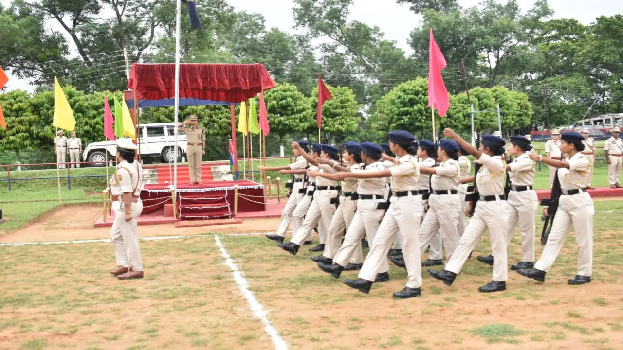 ত্রিপুরায় পুলিশ বাহিনীর রেশন মানি বন্ধ! ক্ষুব্ধ অনাহারে রক্ষক