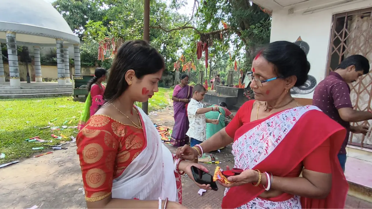 অম্বাবুচি ঘিরে লক্ষ্মীনারায়ণ বাড়িতে ভক্তদের ঢল, নজর কাড়ল বিশেষ আয়োজন