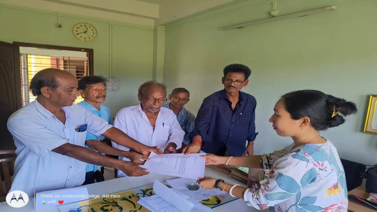 টেপানিয়া কৃষি মহকুমার কৃষকরা সঠিক সময়ে পাচ্ছে না সার । সরব হয়েছেন বামেরা