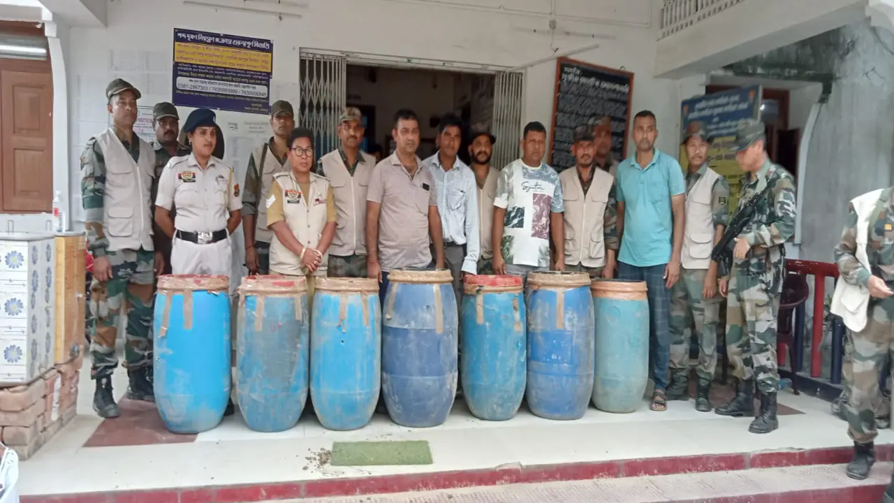 যাত্রাপুরের ওসি পার্থের কাছে ৫০ লক্ষ টাকা গাঁজা