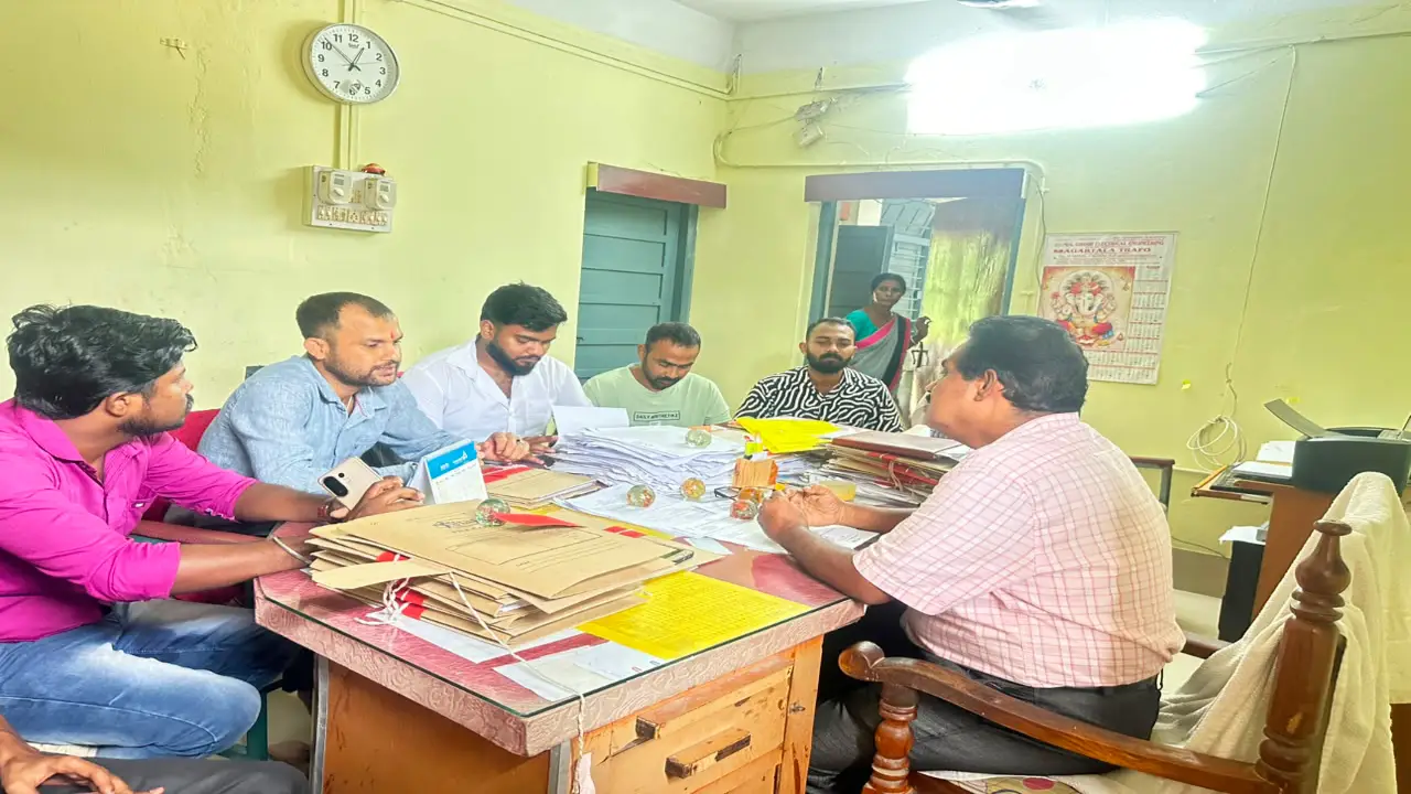 ব্লক যুব কংগ্রেসের উদ্যোগে উদয়পুর বিদ্যুৎ দপ্তরে ডেপুটেশান