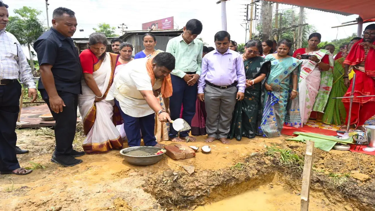 দীর্ঘদিনের দাবি এবার পূরণের পথে, ফুলকুমারীতে ভূমি পূজায় বড় বার্তা বিধায়কের