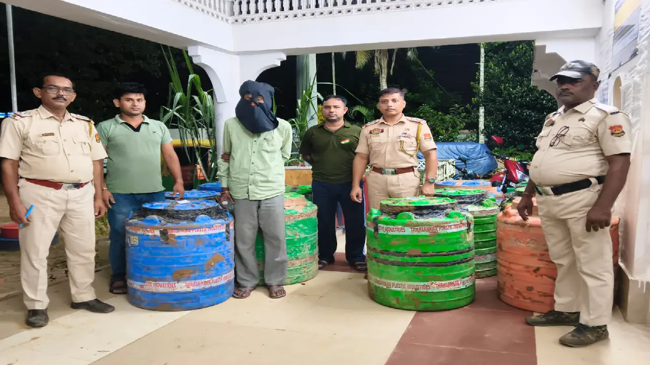 যাত্রাপুর থানার বড়সড় সাফল্য,মাটির নিচে ১১টি ড্রাম থেকে উদ্ধার ৭৯৪ কেজি শুকনো গাঁজা।