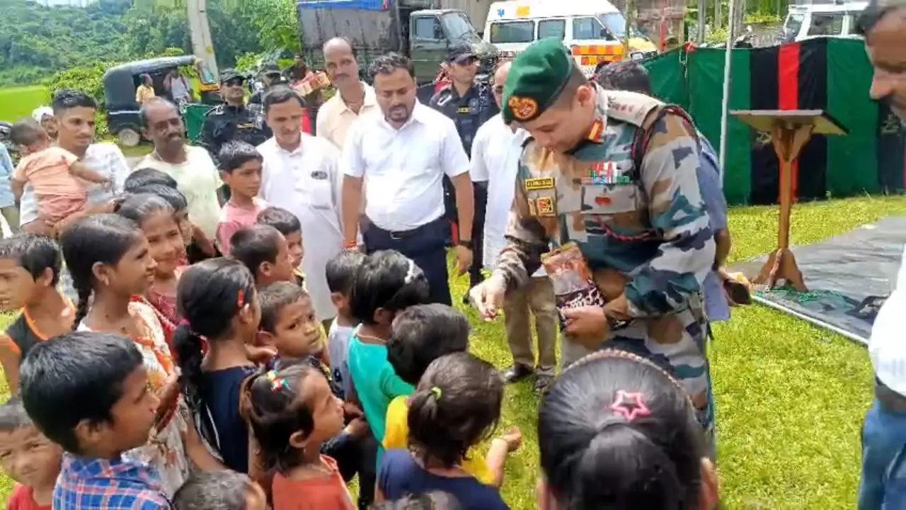 আসাম রাইফেলসের উদ্যোগে বিনামূল্যে চিকিৎসা শিবির অনু‌ষ্ঠিত পাথারকা‌ন্দির নারাইনপু‌রে।