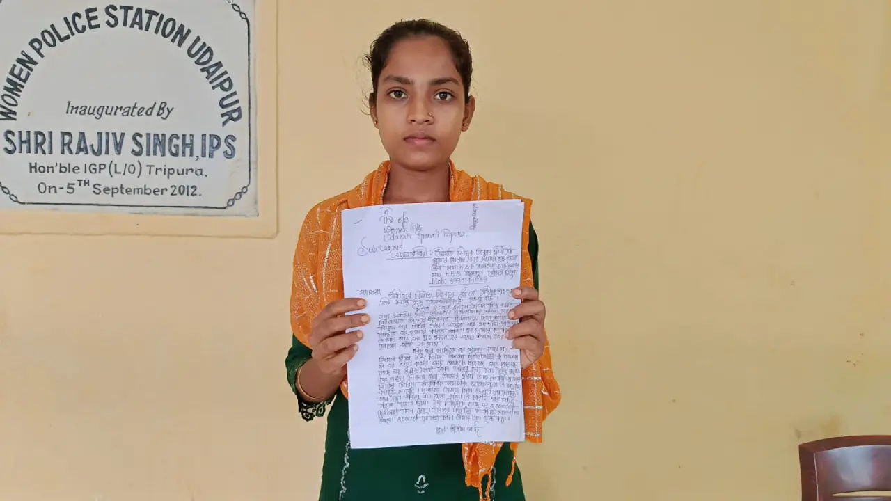 শ্বশুরবাড়ির বিরুদ্ধে রাধাকিশোরপুর মহিলা থানায় মামলা দায়ের  করেন এক গৃহবধূ
