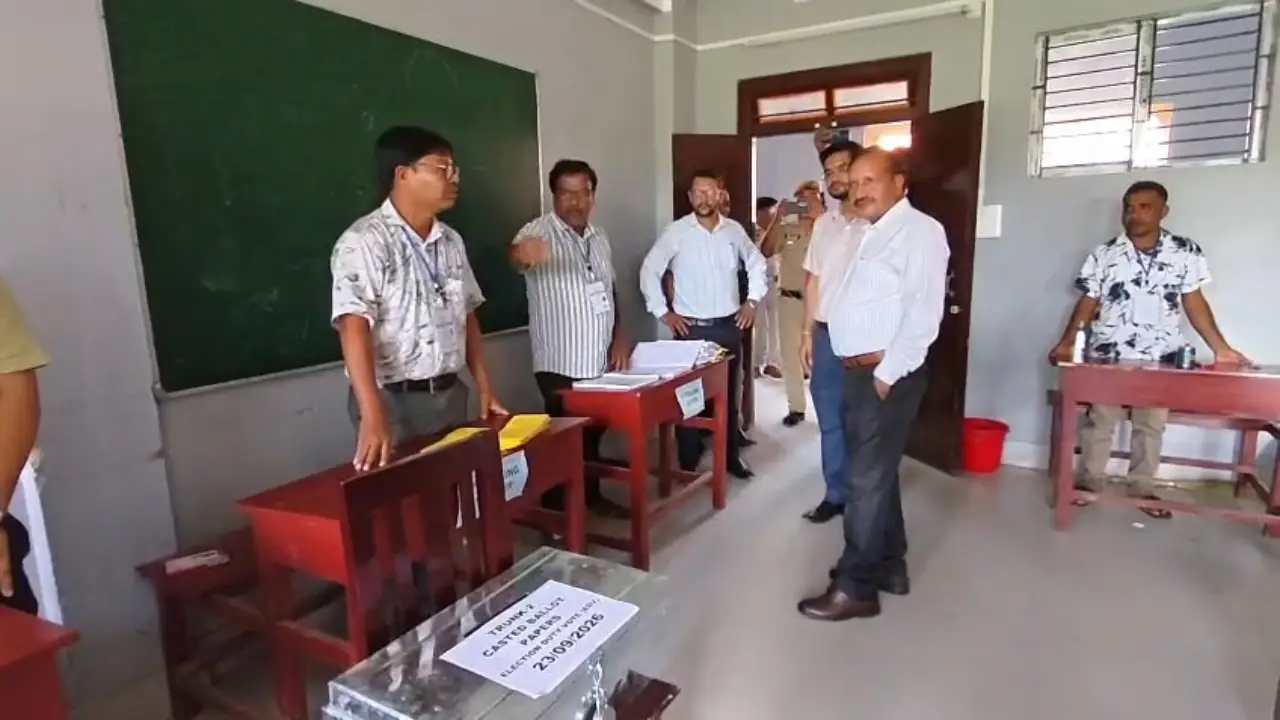 এডিসি ভিলেজ কমিটি নির্বাচন: স্ট্রং রুম ও কাউন্টিং সেন্টার পরিদর্শনে রাজ্য নির্বাচন কমিশনার