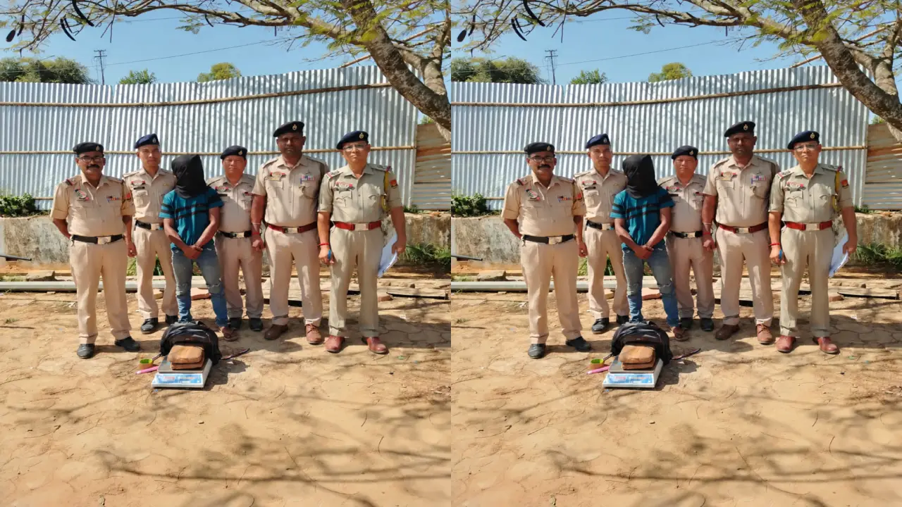 আগরতলা রেল স্টেশনে বিপুল পরিমাণ গাঁজাসহ আটক ১, গ্রেফতার আসাম থেকে আসা যুবক