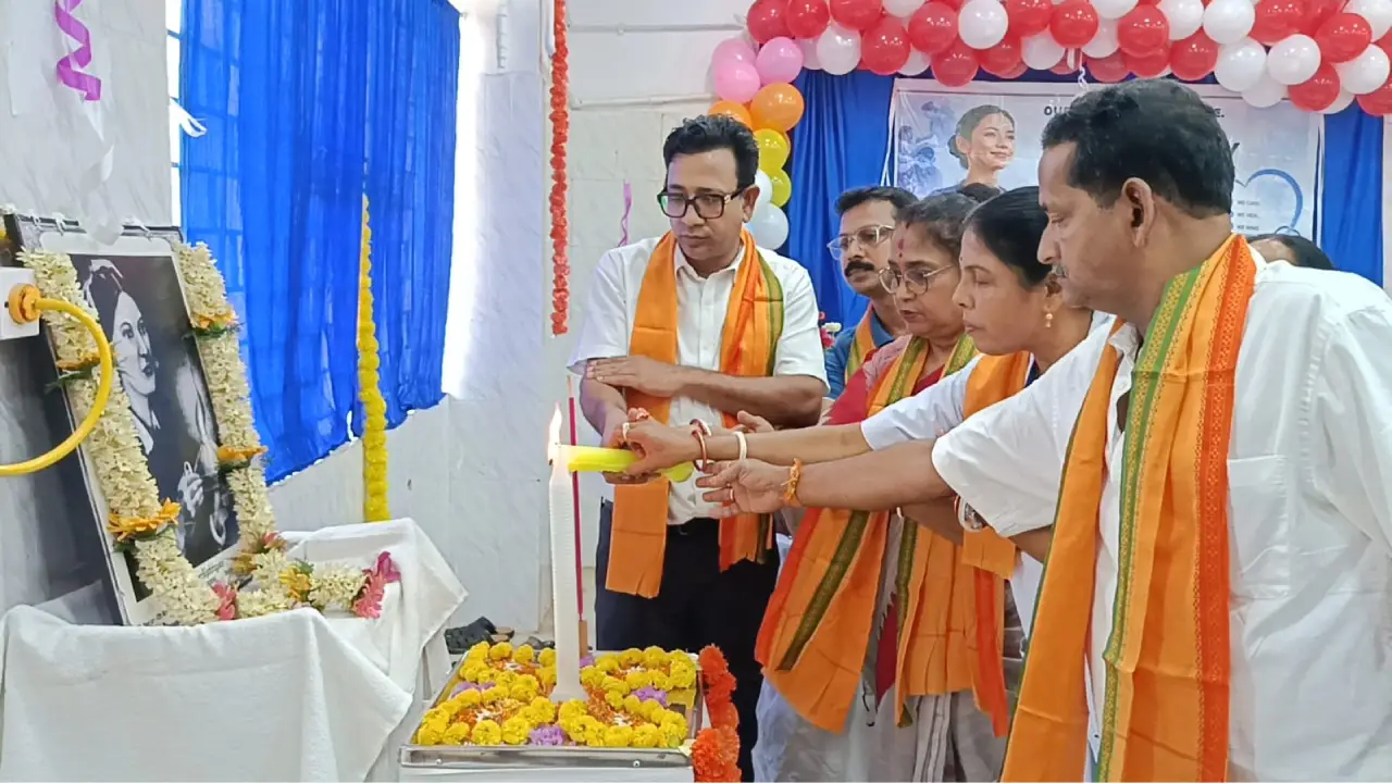 নার্সদের উদ্যোগে টেপানিয়া জেলা হাসপাতালে আন্তর্জাতিক নার্স দিবস উদযাপন