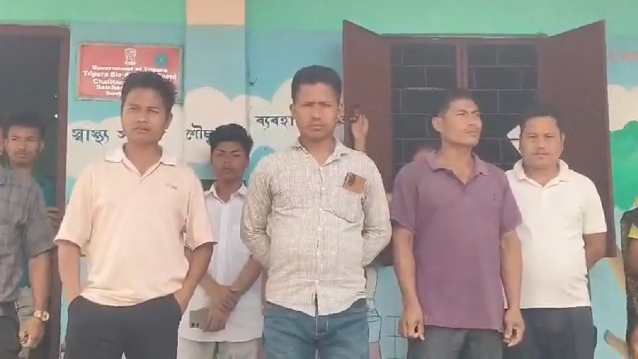 টাকা নেই চার মাস, ধৈর্যের বাঁধ ভাঙল শ্রমিকদের!