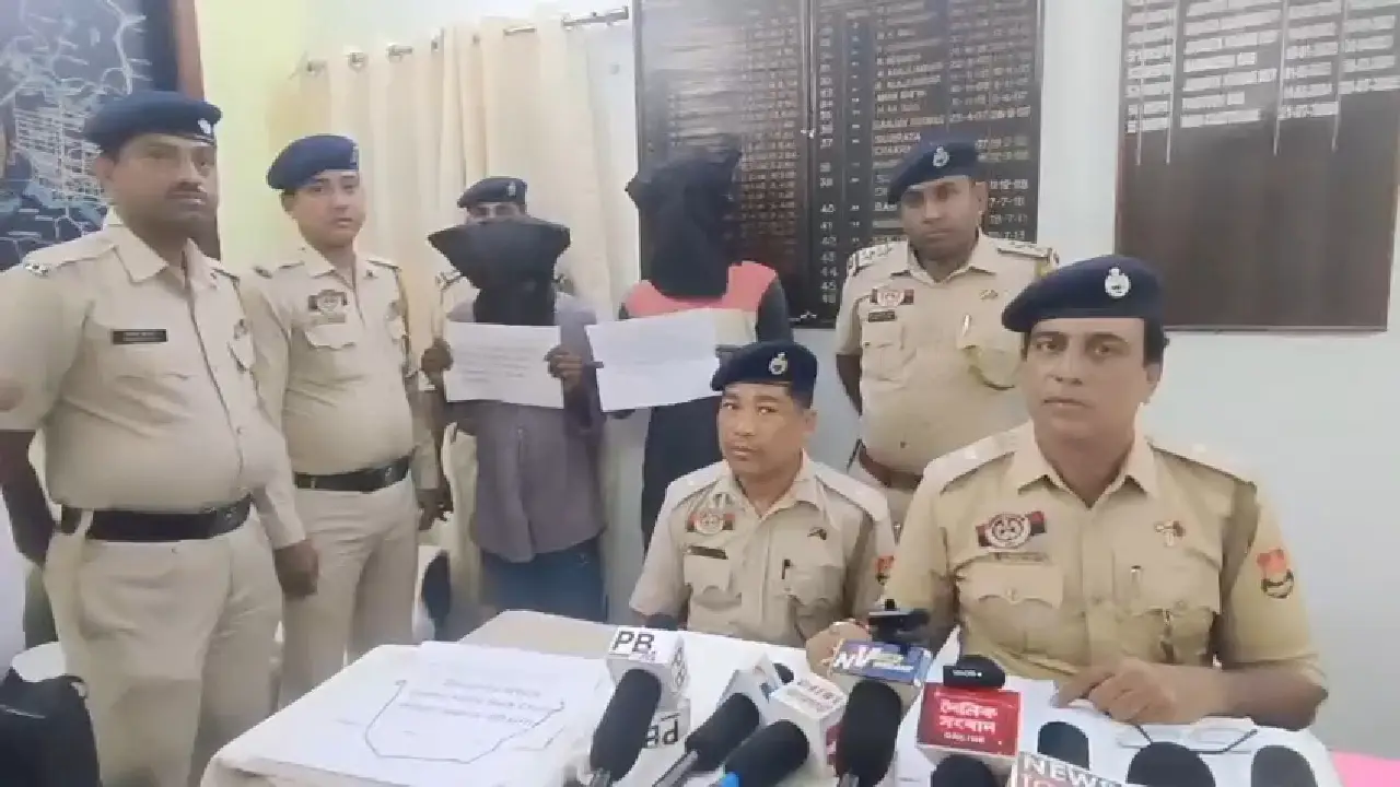 ধরা পড়েছে দুইজন চোর।