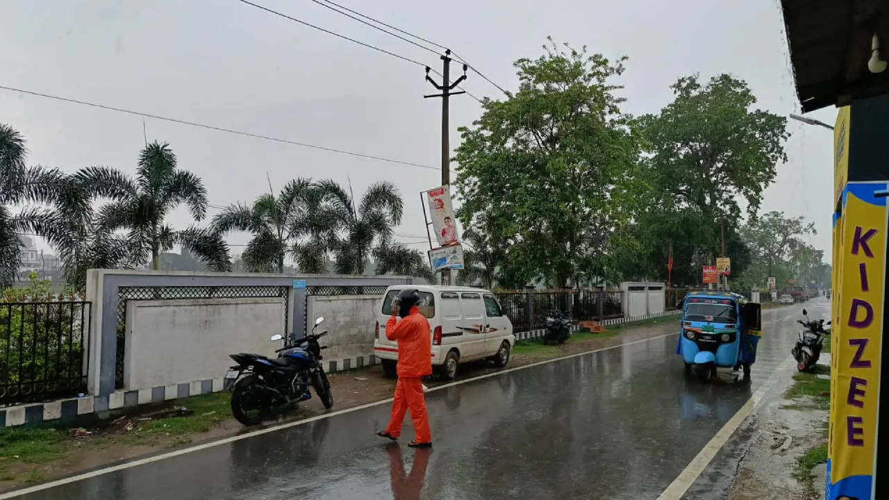 উদয়পুরে শুরু হয়েছে মুষলধারে বৃষ্টিপাত। ক্ষতির মুখে কৃষকরা।