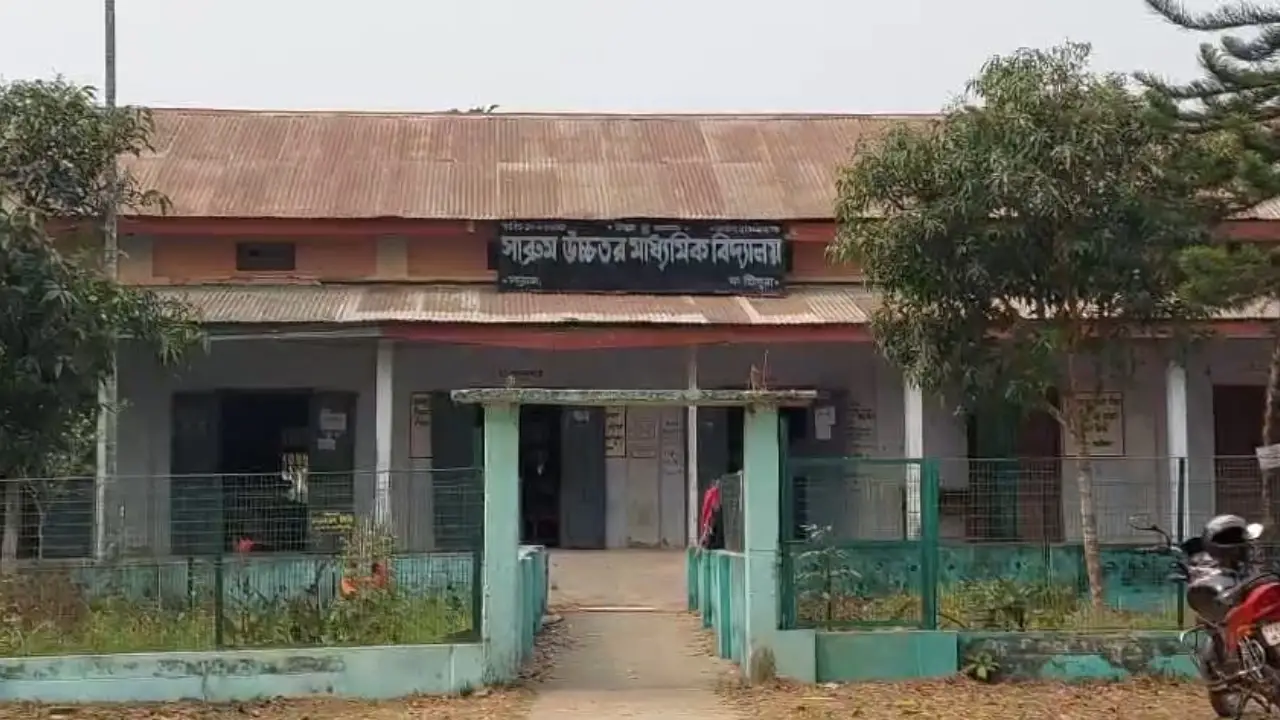 Sabroom Madhyamik Exam: অনিয়মের ছায়া, ভবিষ্যৎ নিয়ে প্রশ্নের মুখে ছাত্রী