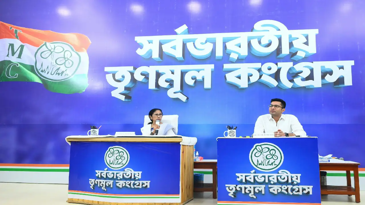 বাংলা হারালো ঘরের মেয়ে মমতা কে ।