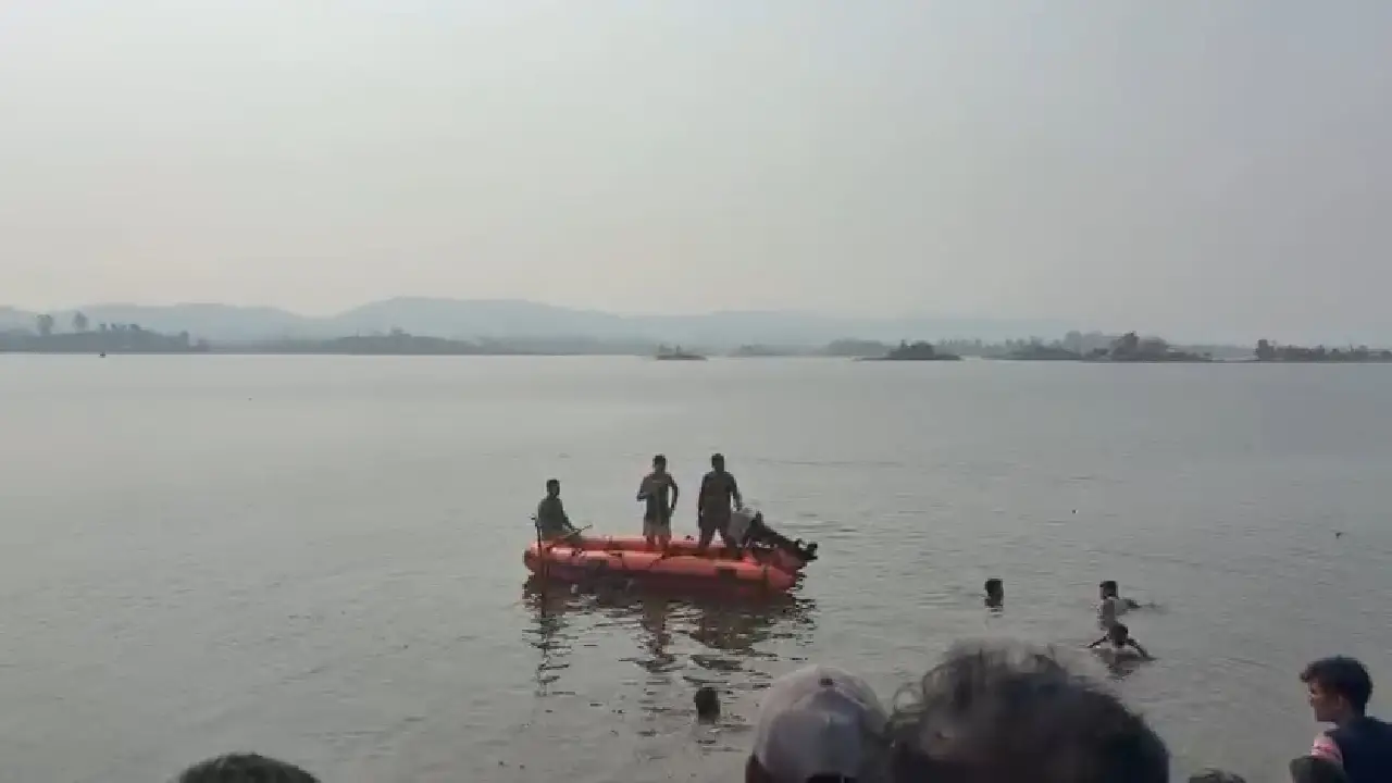 নারিকেল কুঞ্জে হাহাকার! নিখোঁজ এনআইটি ছাত্রের সন্ধানে উত্তাল ডুম্বুর